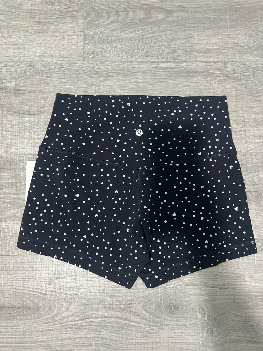 NWT lululemon athletica Black High-Rise Heart Dot Bike Shorts - Picture 2 of 4